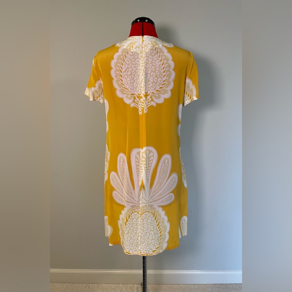 LA DoubleJ Yellow and White Short Sleeve Shift Dress. Size large - Picture 4 of 8